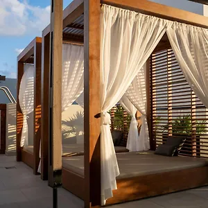https://downtown-luxury-apartment-i-rooftop-cocobeach-i-by-yeah.allrivieramayahotels.com